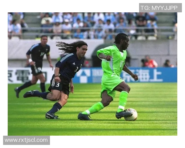 追忆92足球球星辉煌岁月再现绿茵经典时刻 追忆92足球球星辉煌岁月再现绿茵经典时刻