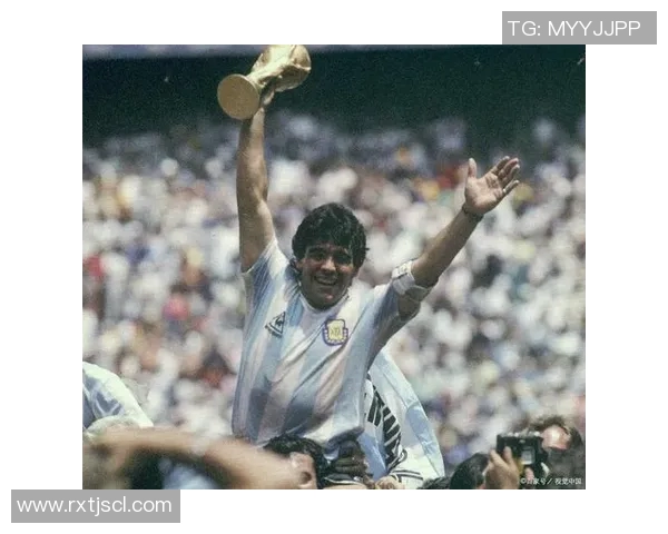 20世纪足球传奇巨星风采回顾：那些激动人心的瞬间与伟大时刻